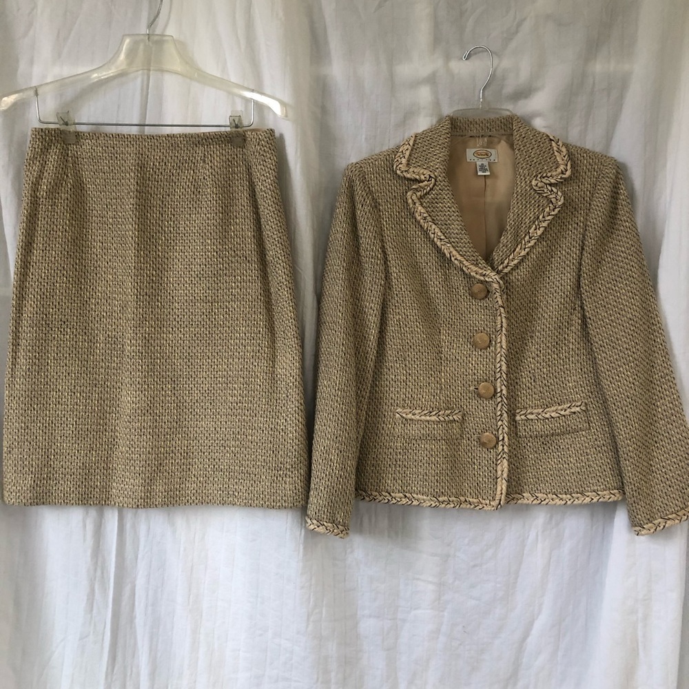 Woman’s suit